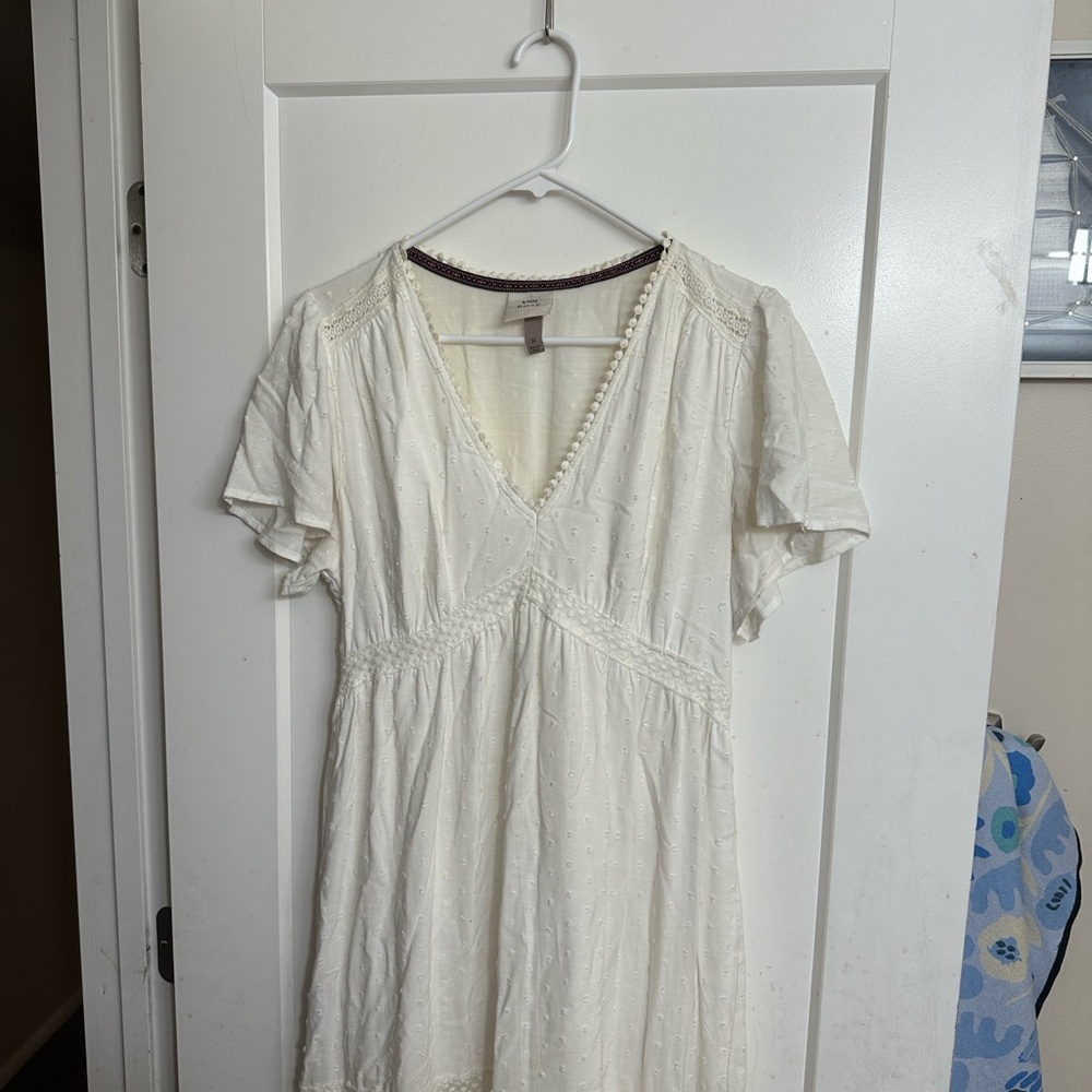 Knox Rose Cream Textured V-Neck Dress